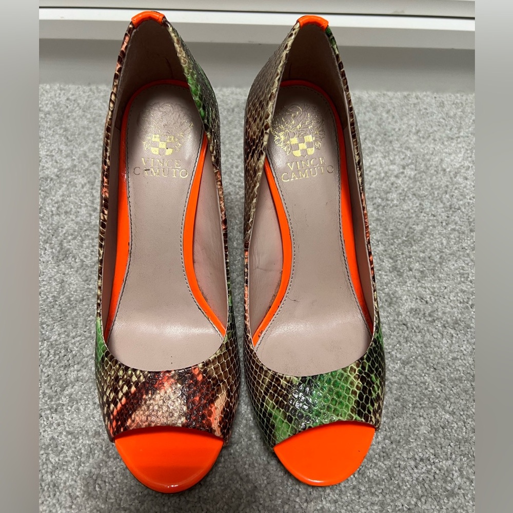 Vine Camuto snake / python peep toe heels